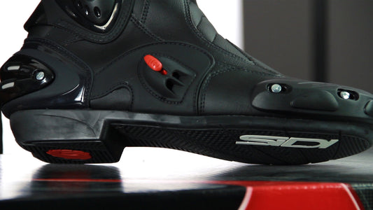 Motorcycle Boots: How to Complete Your Outfit