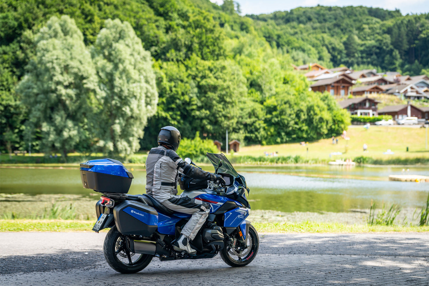 AKTIVKOMFORT Rider Seat with Smart Plug & Play Seat Heating R 1300 RT - low - black