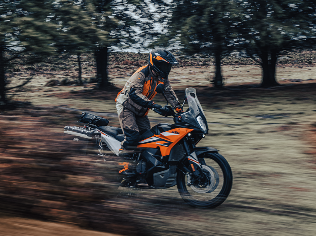 KTM 890 Adventure 2024 Travel