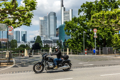 passenger luggage carrier - chrome