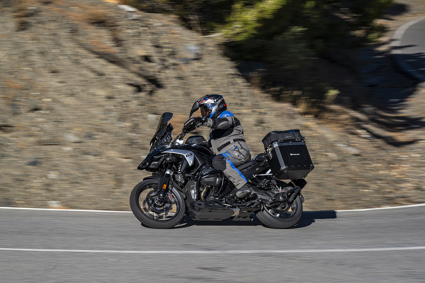 centre stand protection plate - black