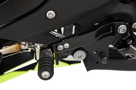 Adjustable gear shift lever CLEVER LEVER R1300 GS + Adventure - black