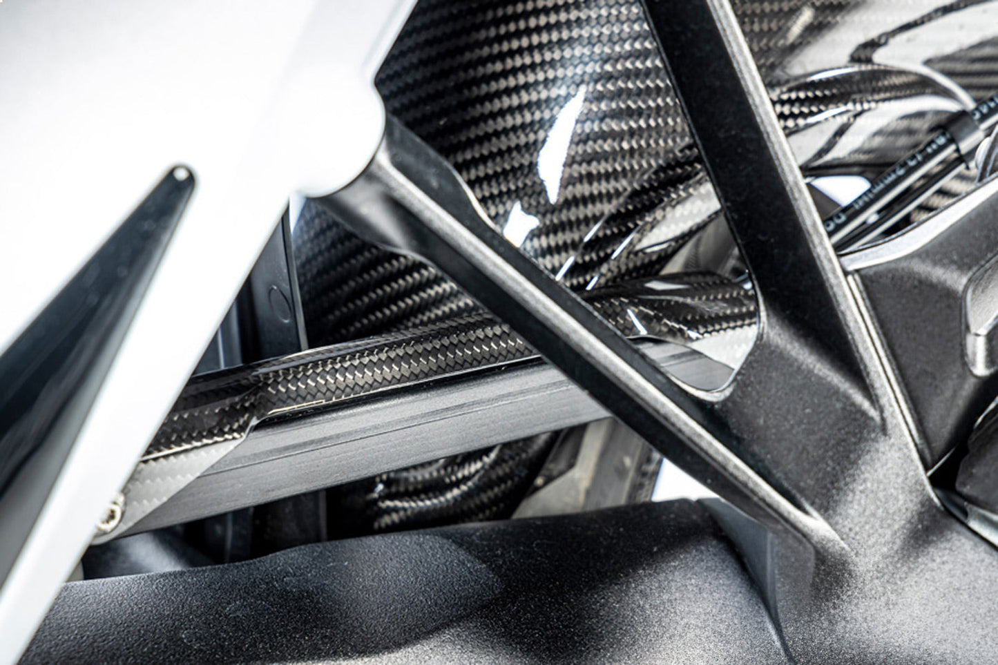 Ilmberger Brake line cover R 1300 GS + Adventure - carbon - glossy