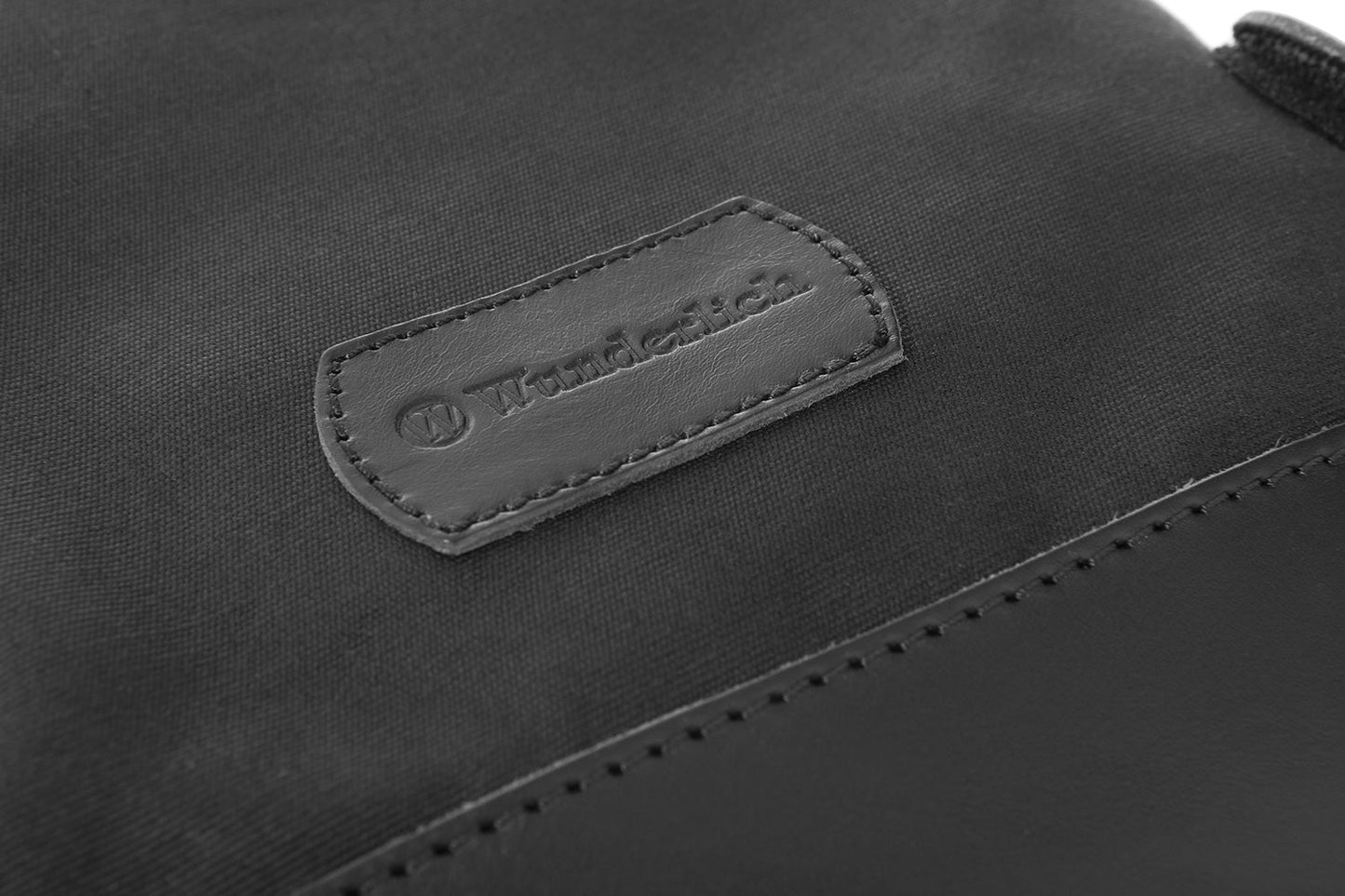 tank bag for R 18 - black