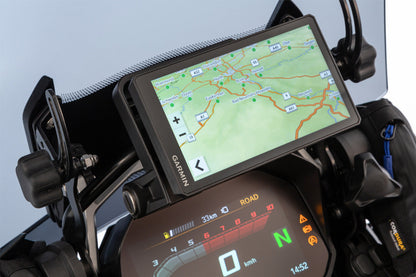 navigation adapter for Garmin and TomTom devices with BMW Navigator preparation - black