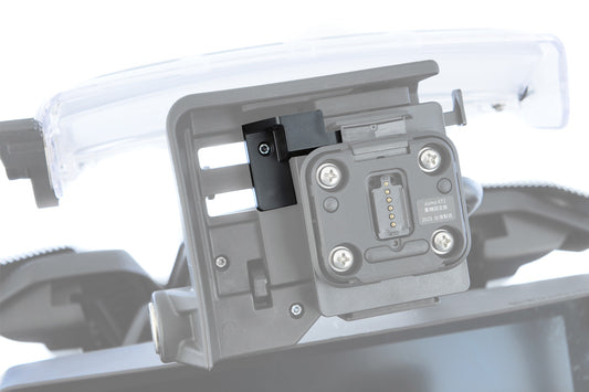 Locking mechanism for Garmin zūmo XT2/XT3 on the Plug & Ride adapter