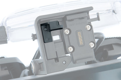 Locking mechanism for Garmin zūmo XT2/XT3 on the Plug & Ride adapter