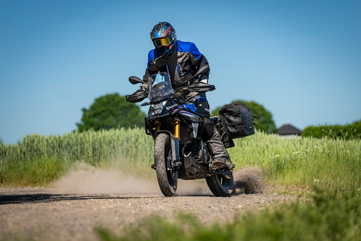 Wunderlich device carrier for handlebar clamp with handlebar riser – F 450 GS