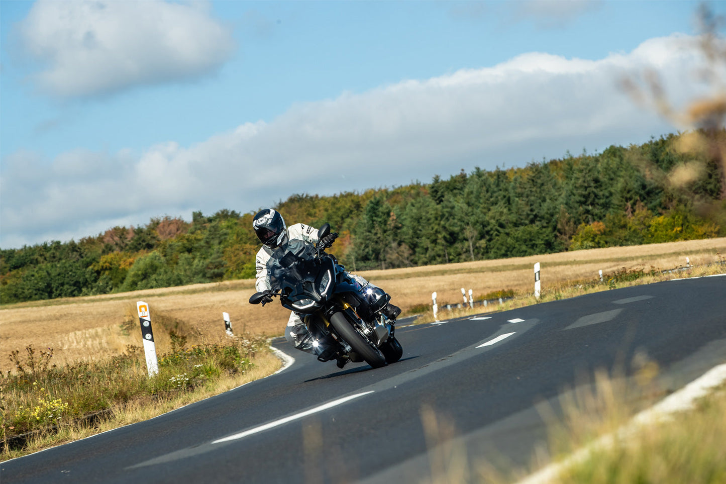 Crash pad hub cover - black