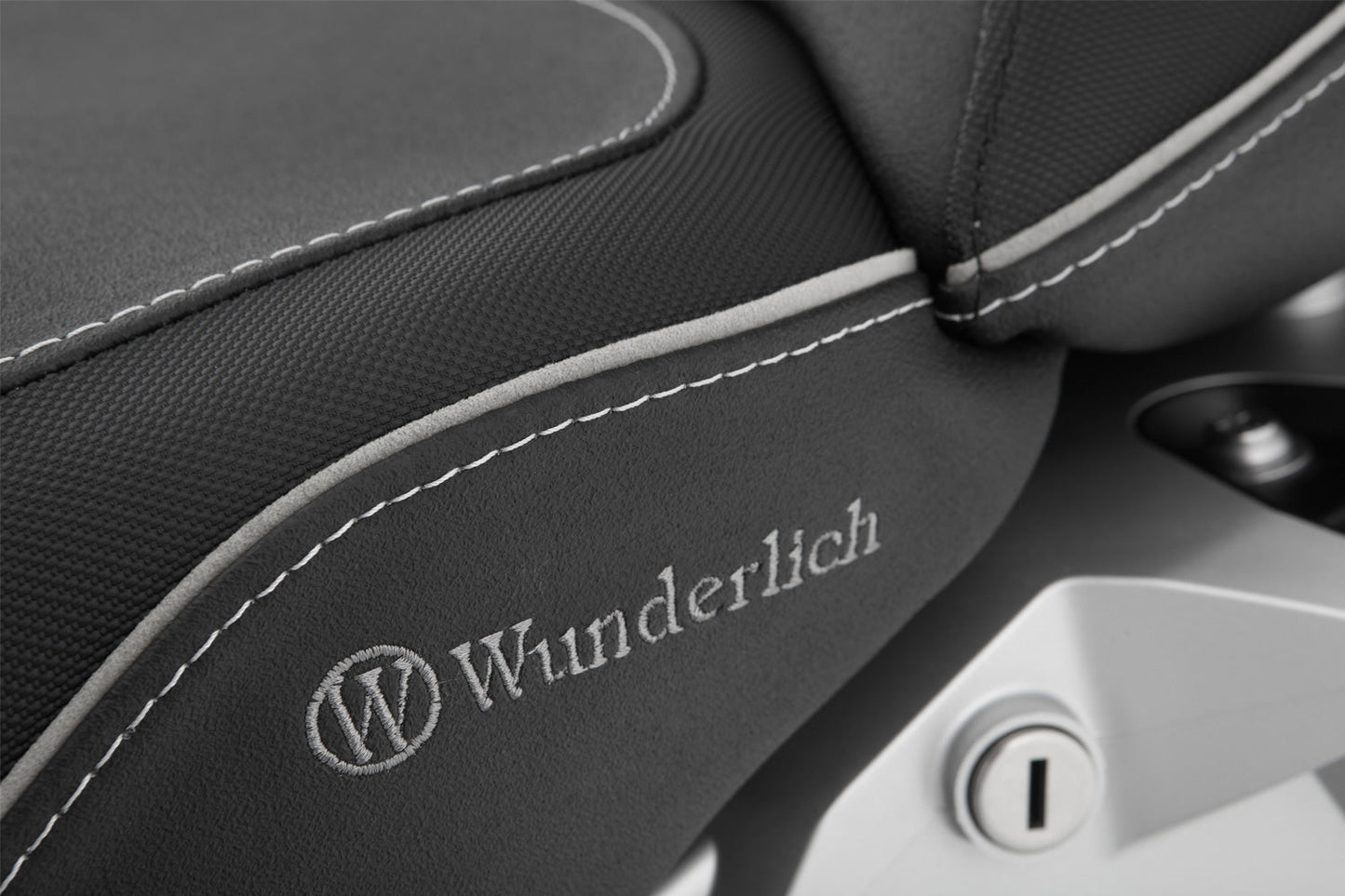 AKTIVKOMFORT rider seat - standard with seat heating Smart Plug & Play - black