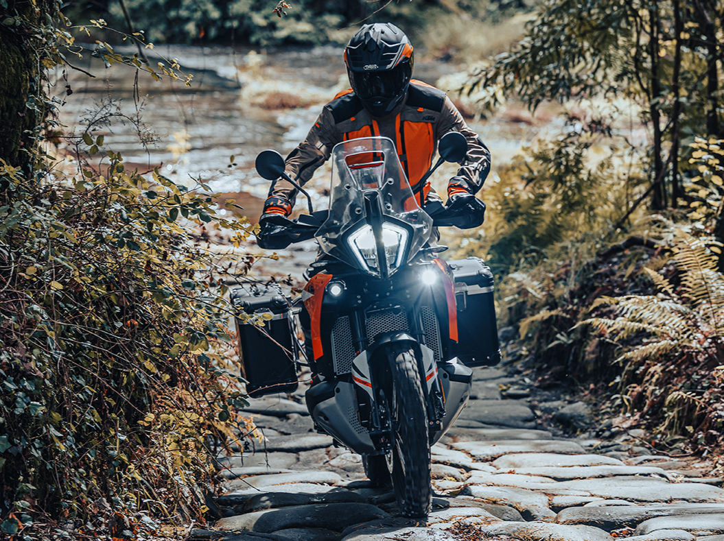 KTM 890 Adventure 2024 Travel